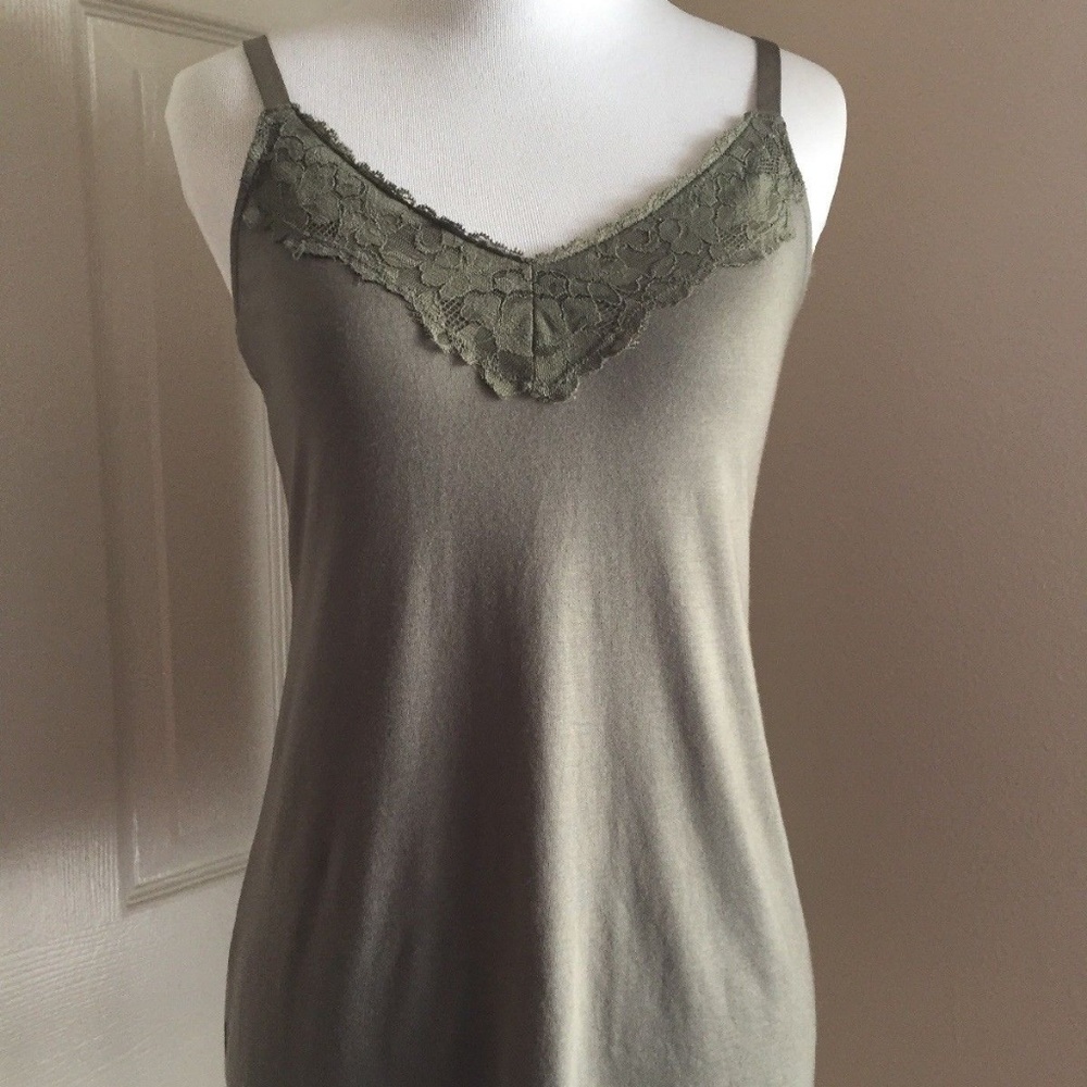 Banana Republic Lace V Neck Layered CamiSize Small